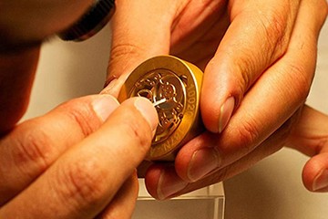 重庆卡地亚手表没电了